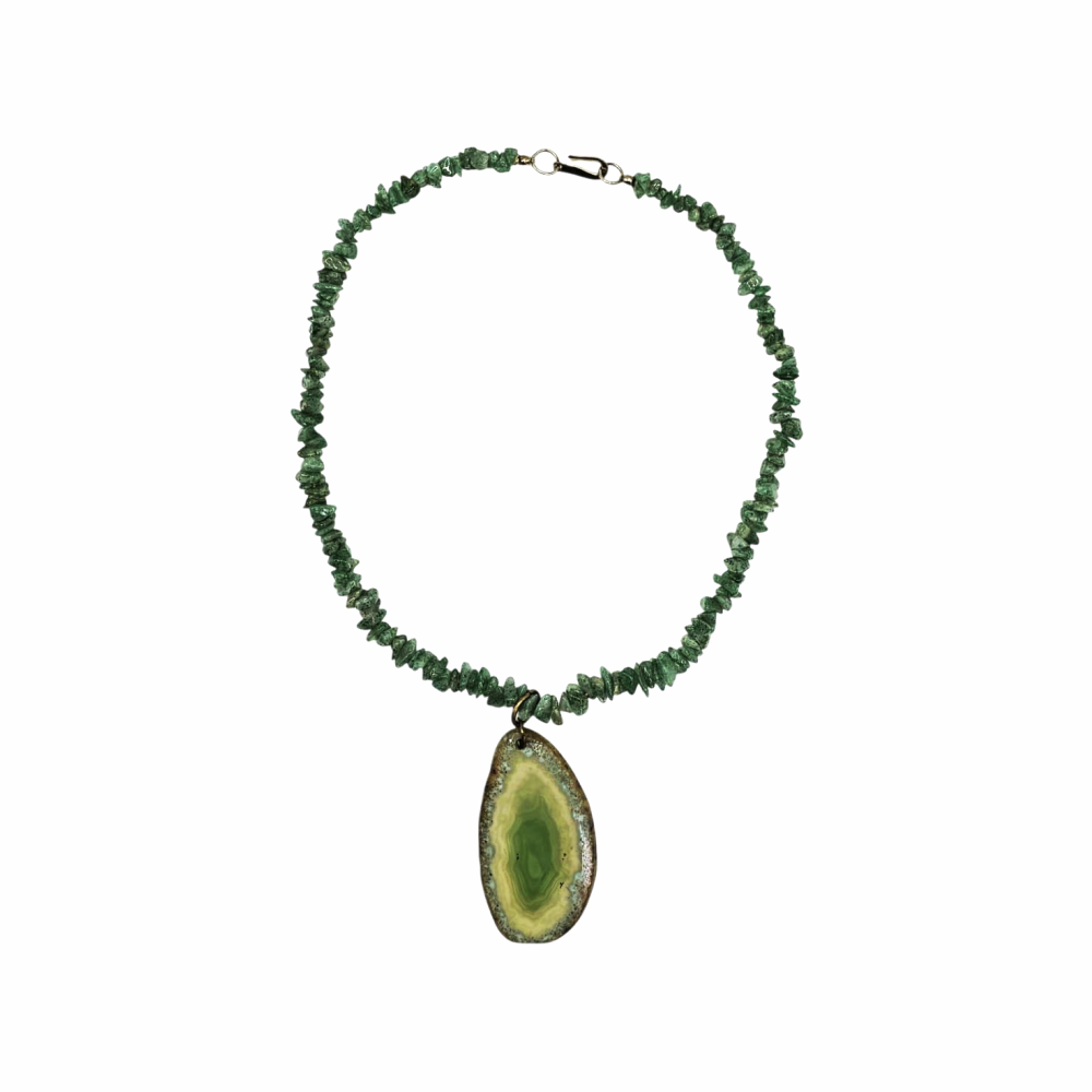 Vintage 1980s Aventurine Chip Necklace With Green Agate Pendant